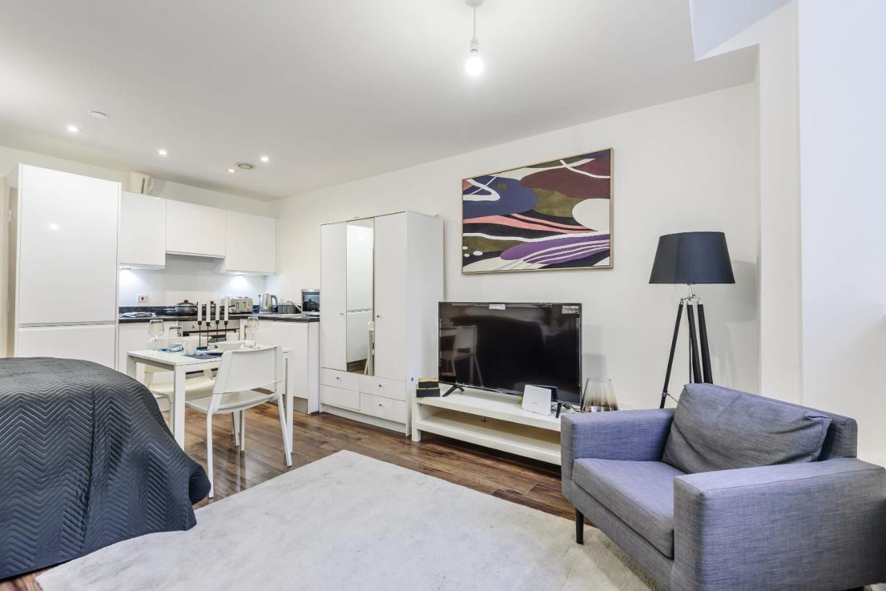 Apartment Stylish Urban Retreat In The Heart Of *