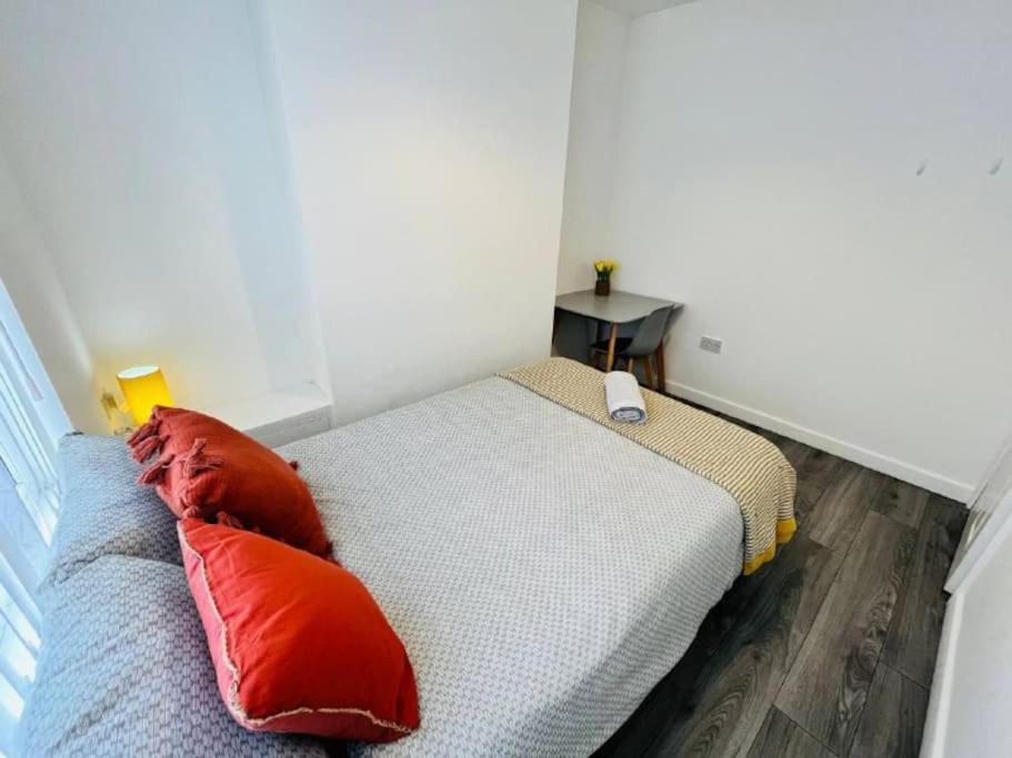 Holiday home Modern Hangout House Near Lfc, 3 Bedroom With Pool Table *