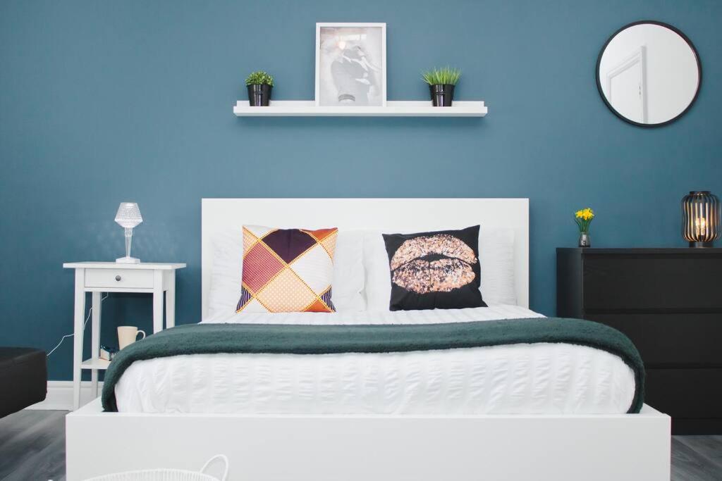 All-inclusive Living: Modern Studio