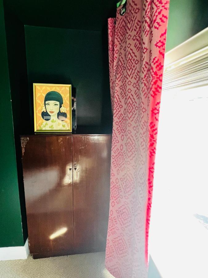 Centre Flat, Free Parking, Period Apartment