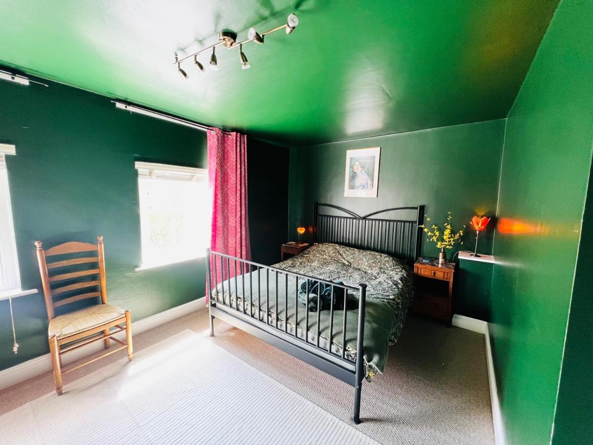 Apartment Centre Flat, Free Parking, Period