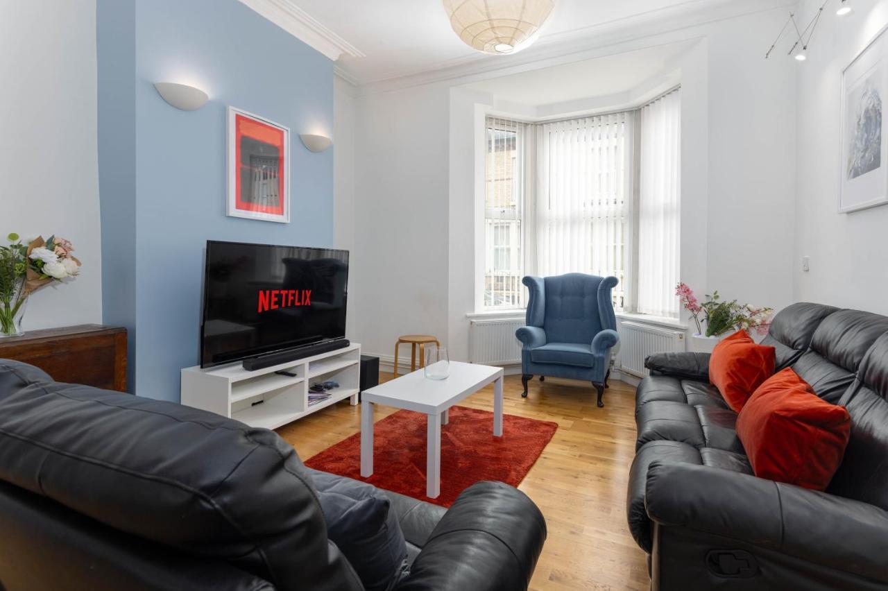 Holiday home Air Host & - Rockfield House - Sleeps 8