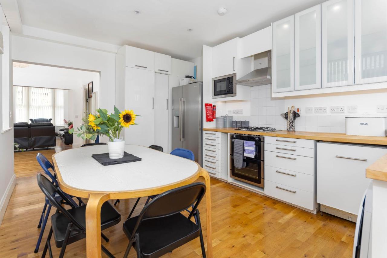 Air Host & - Rockfield House - Sleeps 8 Holiday home Liverpool