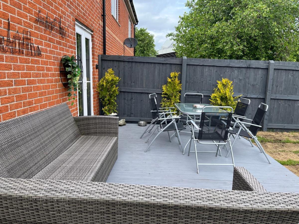 Anfield Parkview: Family With Garden