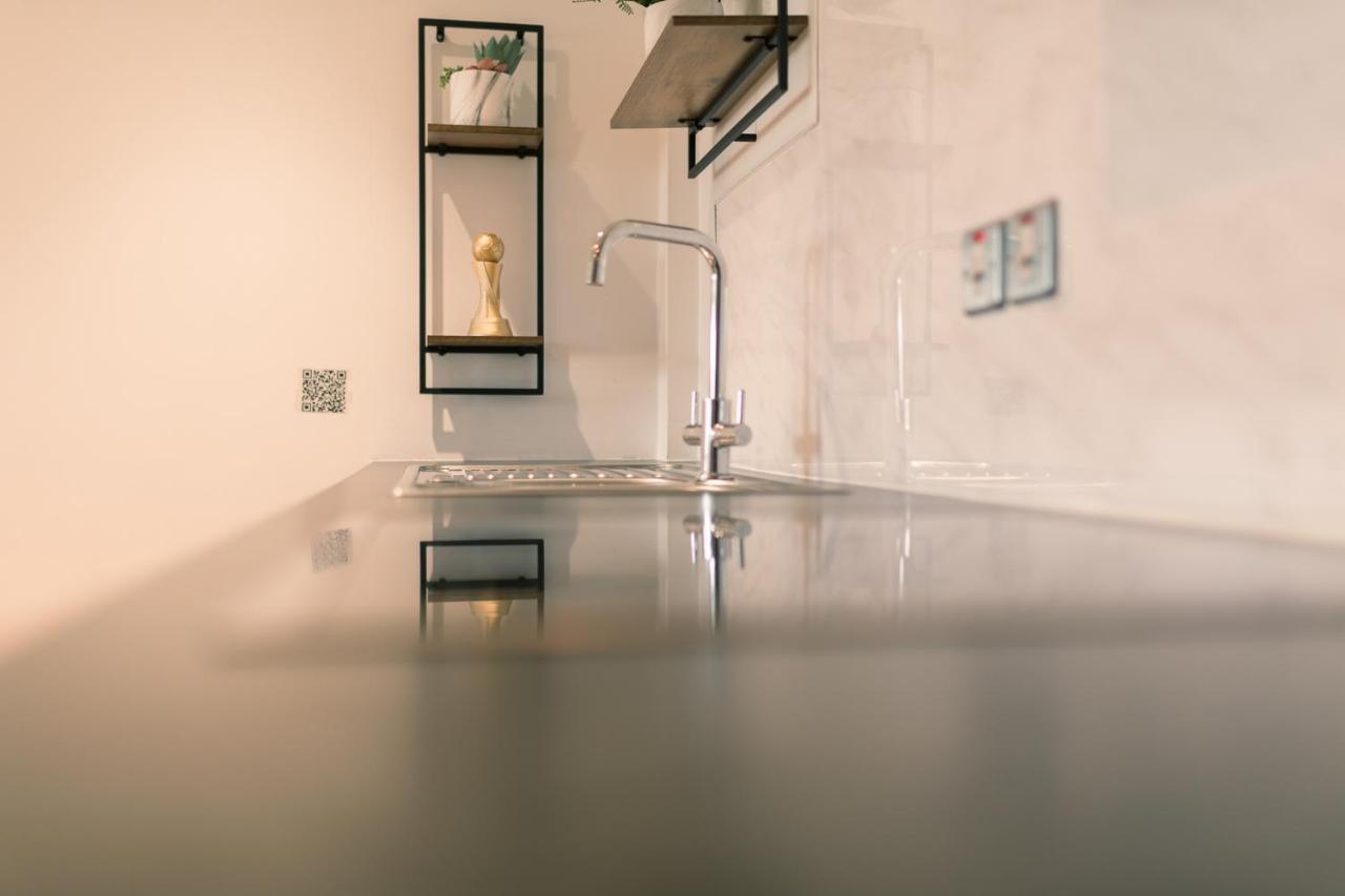 Apartment Sidemersey Livings- Convenient And 2-bedroom Haven In L1