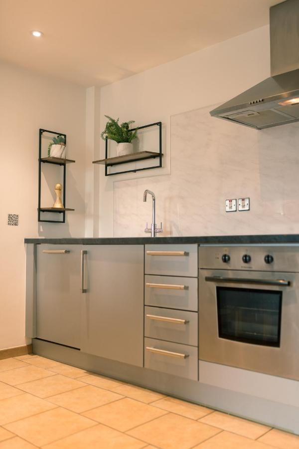 Sidemersey Livings- Convenient And 2-bedroom Haven In L1 Apartment *