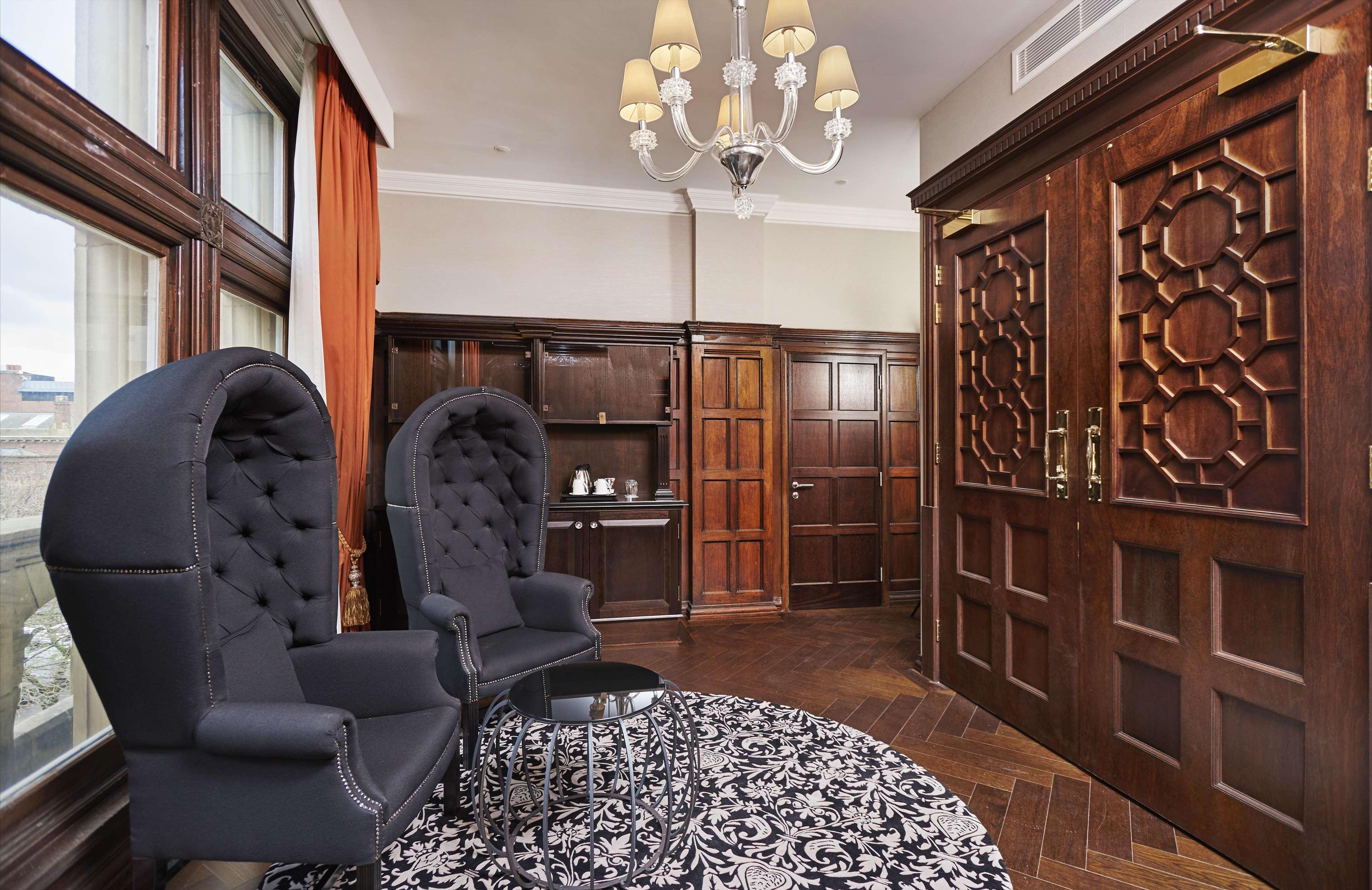 Doubletree By Hilton &