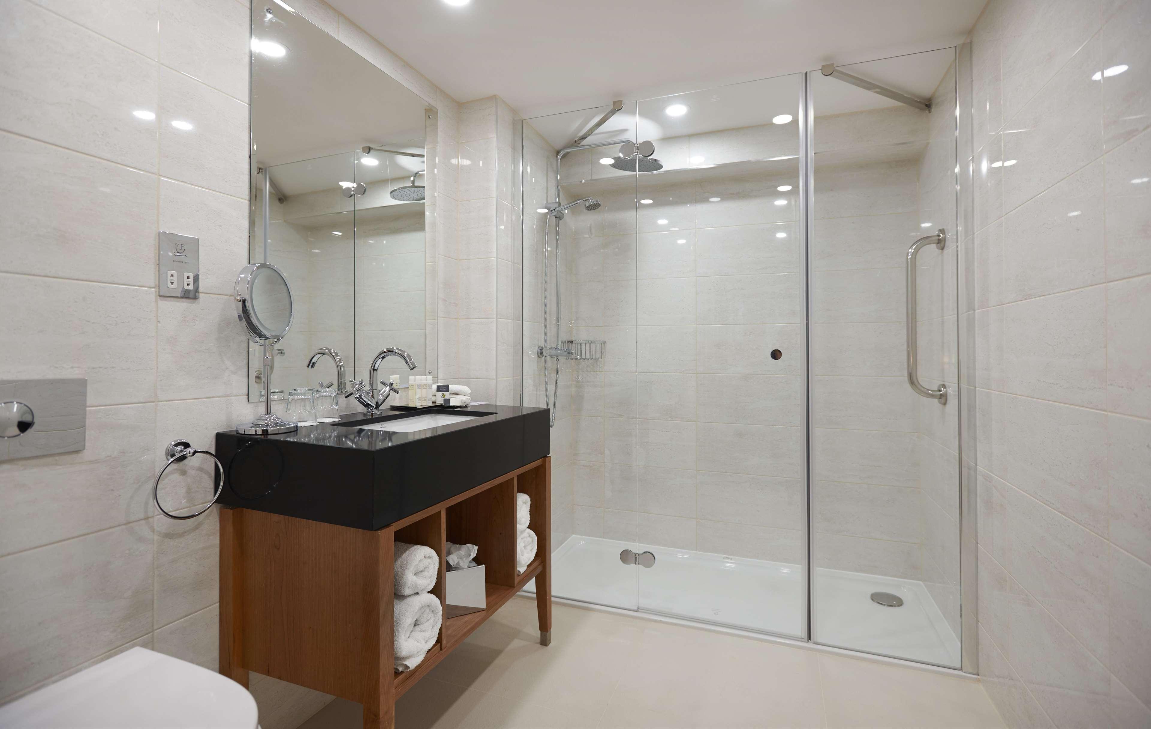 Doubletree By Hilton & Hotel