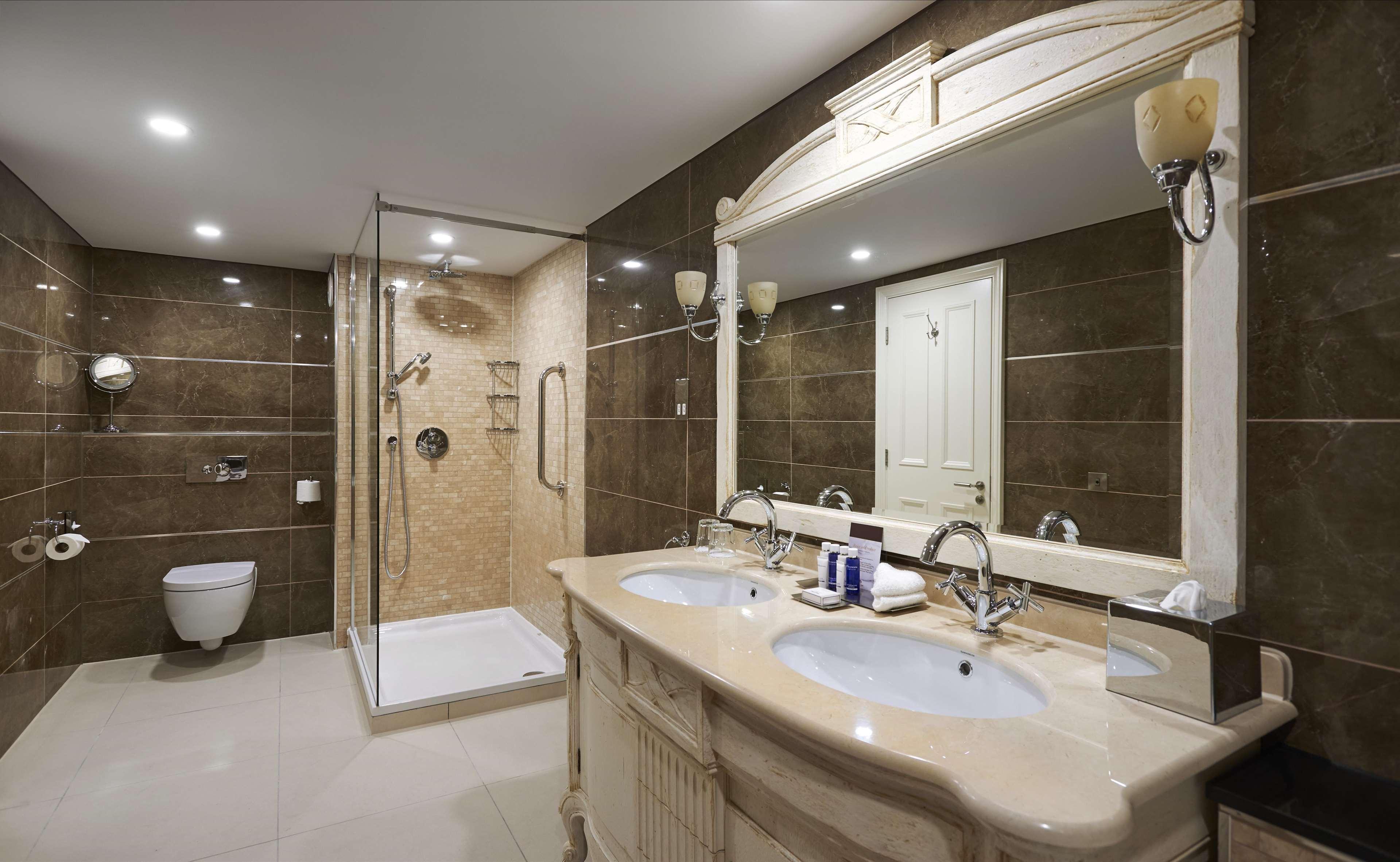Doubletree By Hilton &