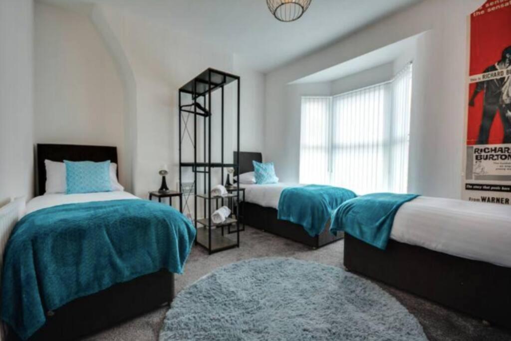 Antonio Str 6 Beds