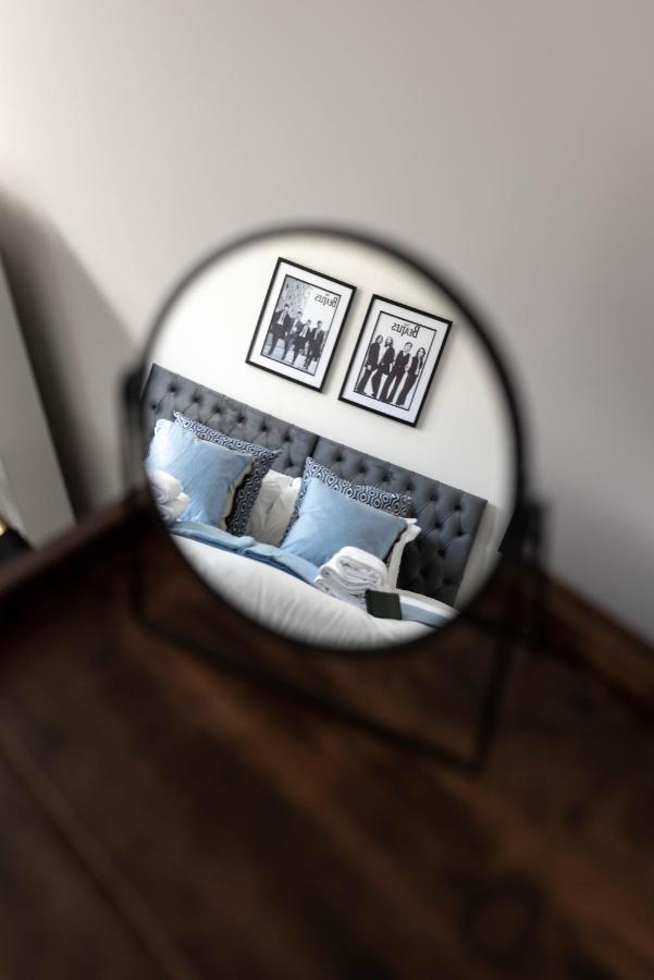 Penny Lane Modern Retreat *