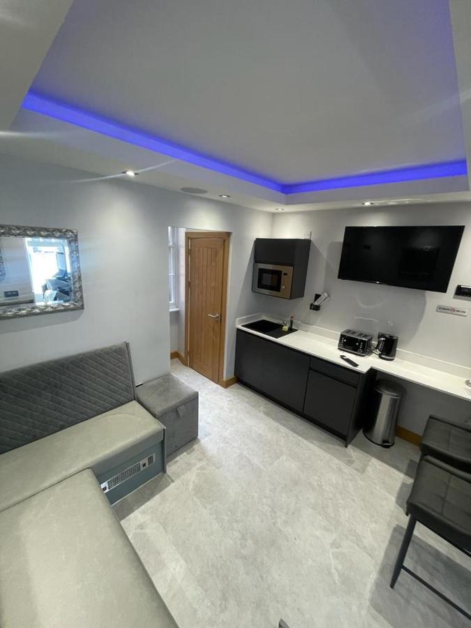 Belvedere - 83 Mount Pleasant * Liverpool