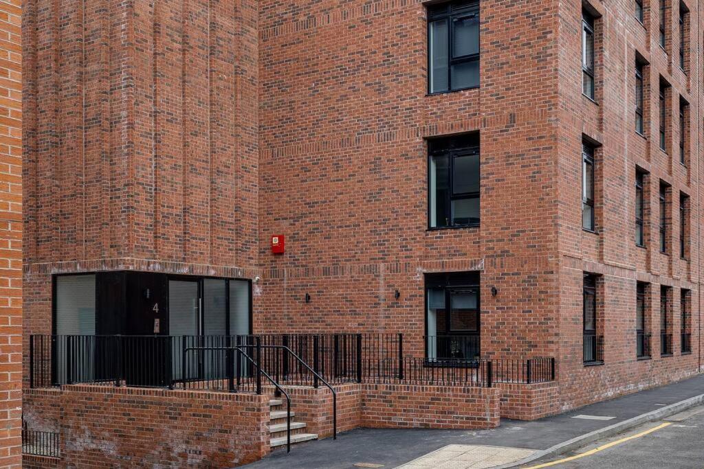 Modern & Centrally Located Apartment Liverpool