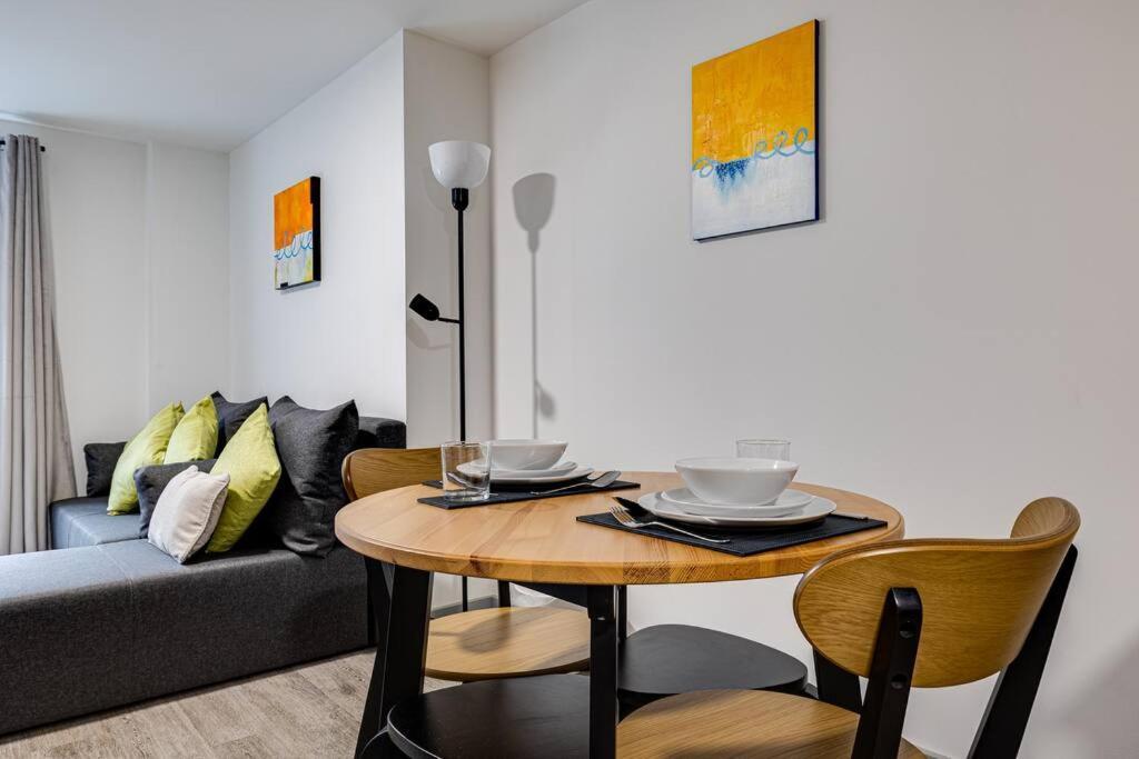 Modern & Centrally Located