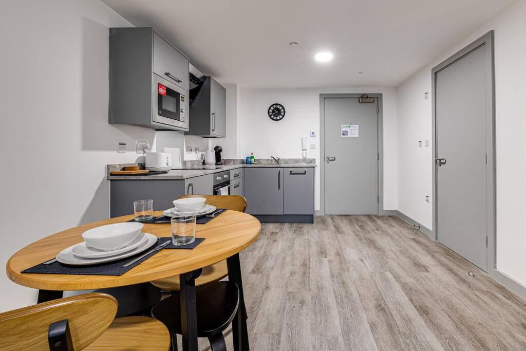 Modern & Centrally Located *