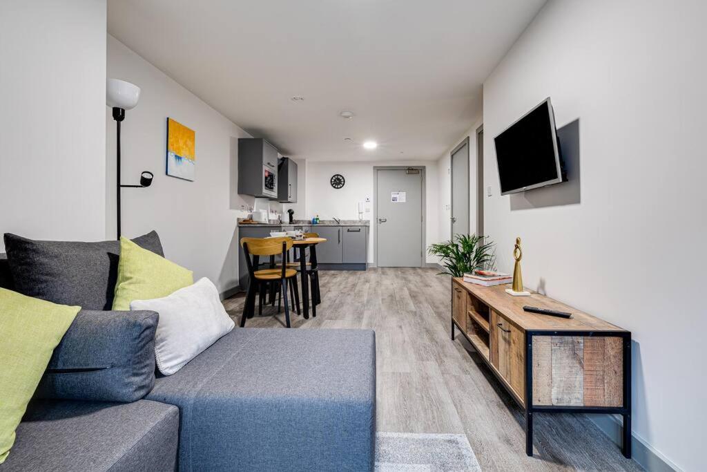 Modern & Centrally Located