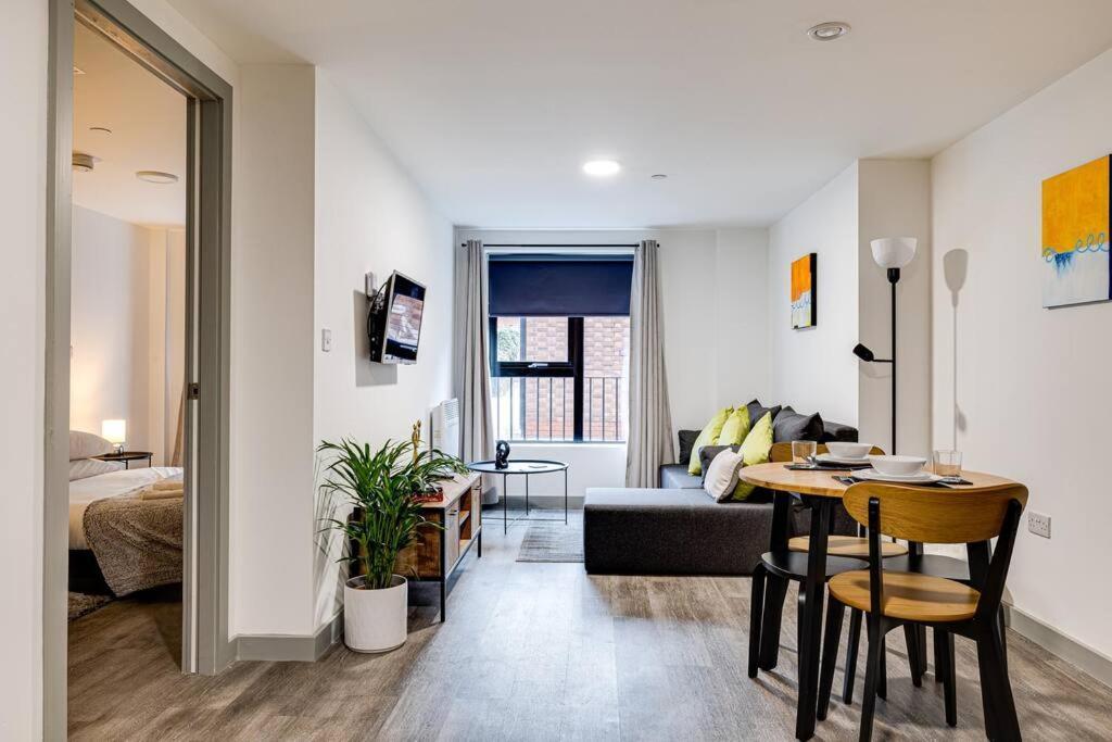 Modern & Centrally Located