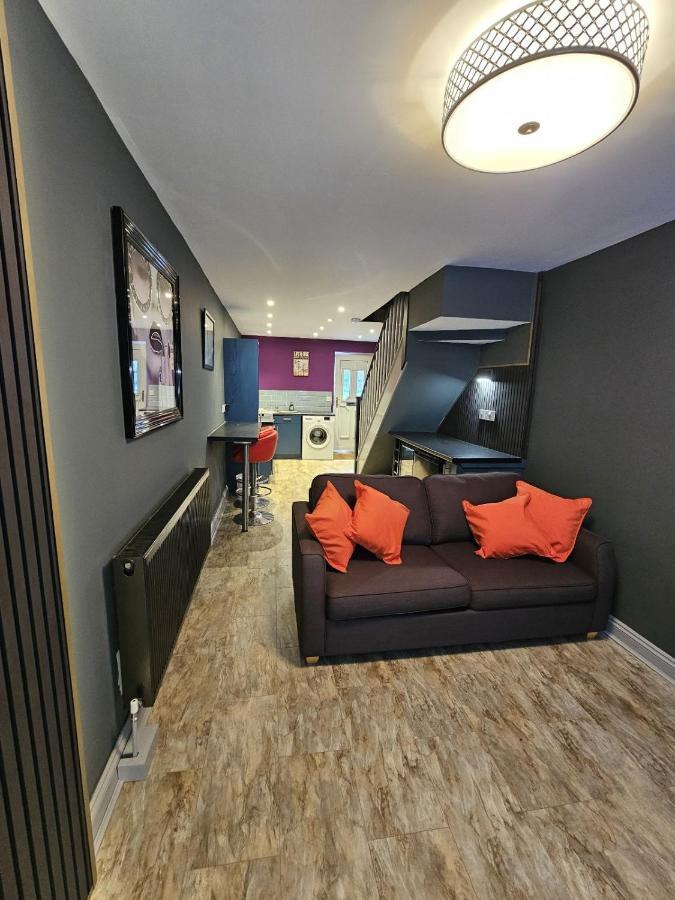 Centre Sleeps 4, Free Parking *