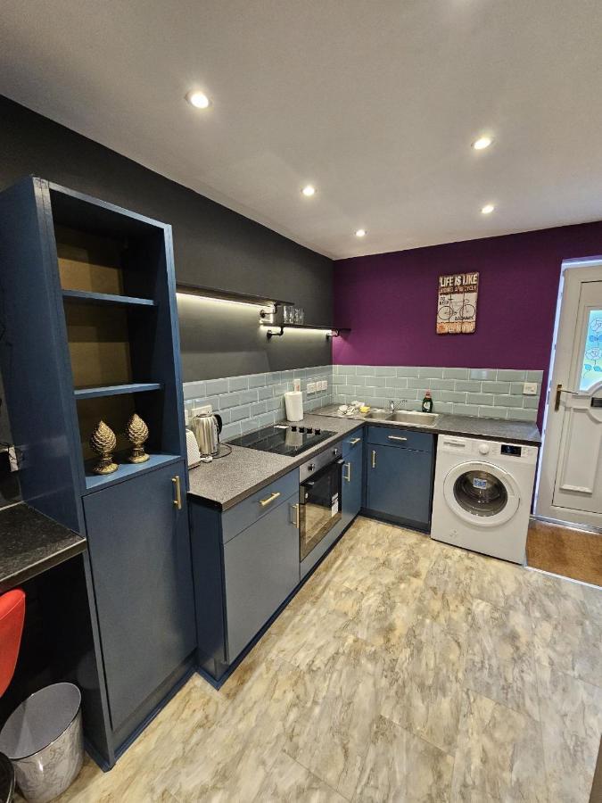 Centre Sleeps 4, Free Parking Liverpool