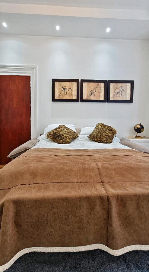 Sidemersey Livings - Botanical Hidden Gems, Magical Gardens Apartment Liverpool