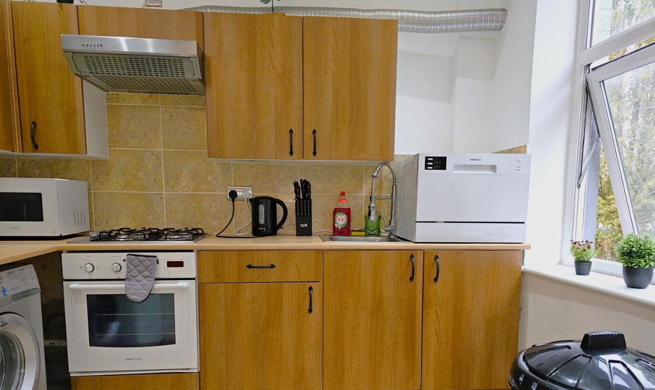 Sidemersey Livings - Botanical Hidden Gems, Magical Gardens Apartment