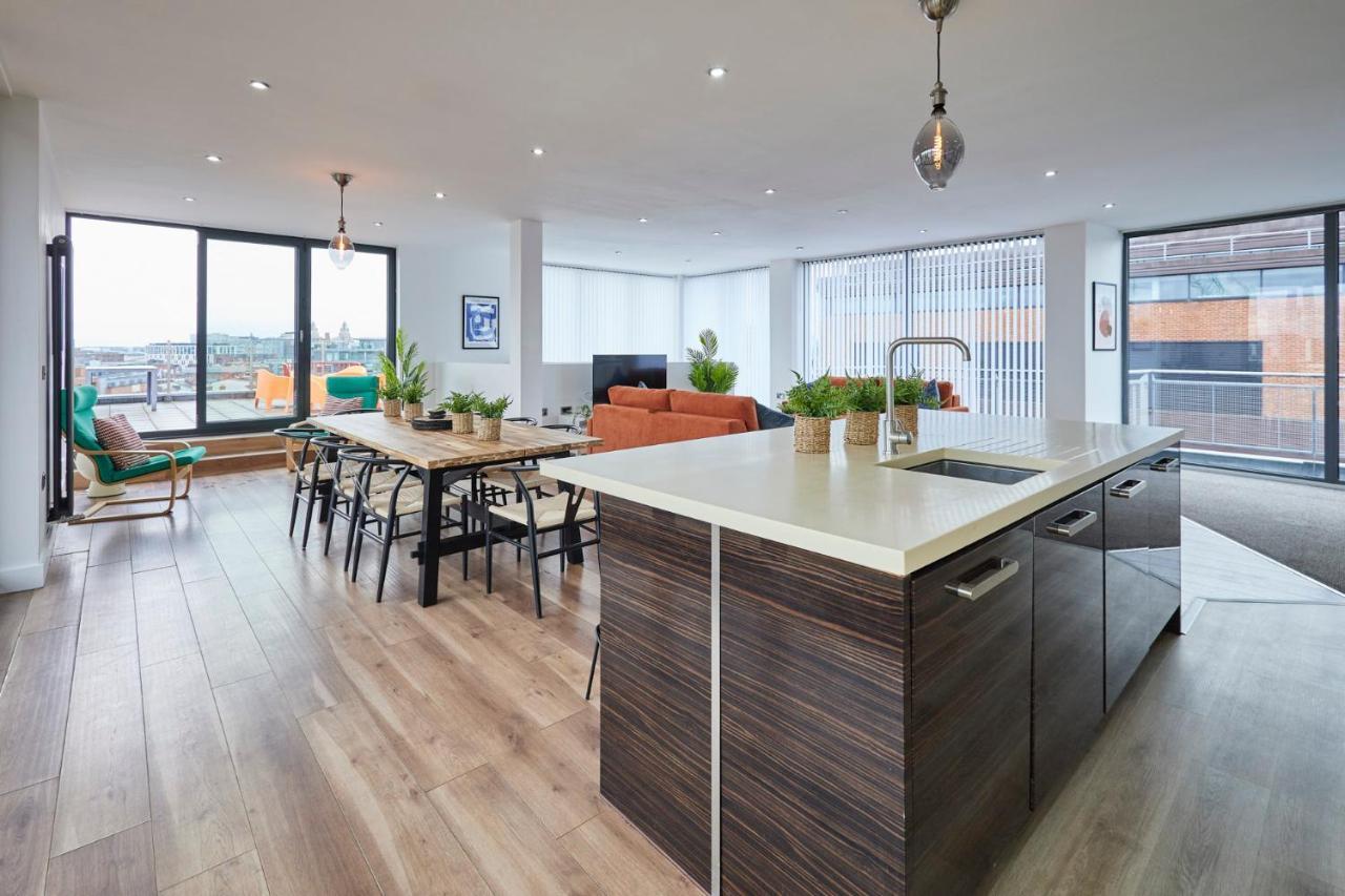 Host & - The Knight Street Penthouses Apartment