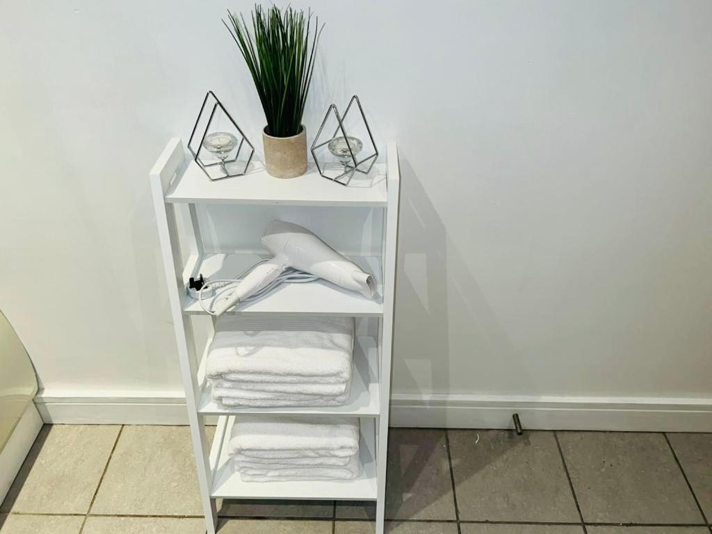 2 Bedroom City Centre Getaway - Duke Street Apartment *