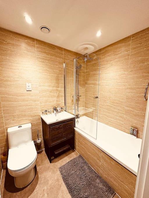 Apartment Luxury Central 2-bedroom: Smart Comfort