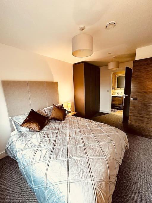 Apartment Luxury Central 2-bedroom: Smart Comfort