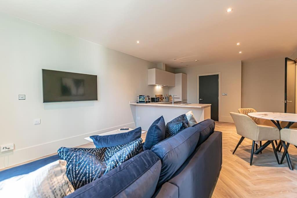 Luxurious 1 Bed - View Apartment