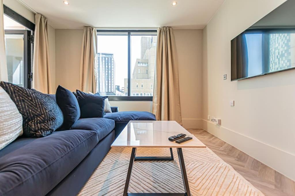 Luxurious 1 Bed - View Apartment