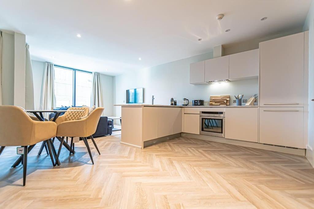Luxurious 1 Bed - View