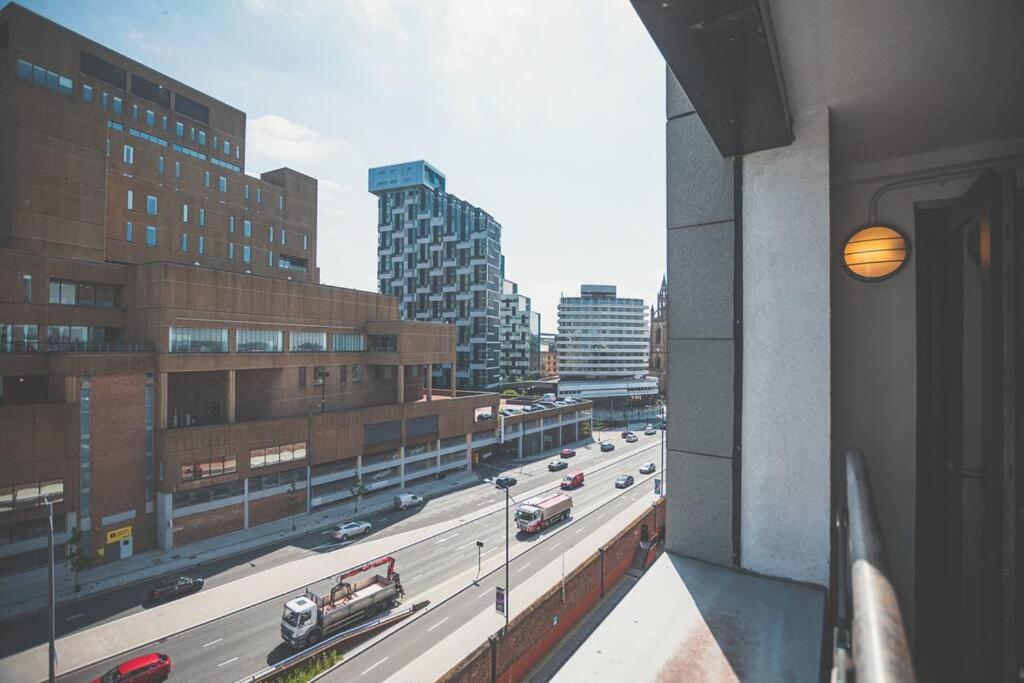 Luxurious 1 Bed - View Apartment *