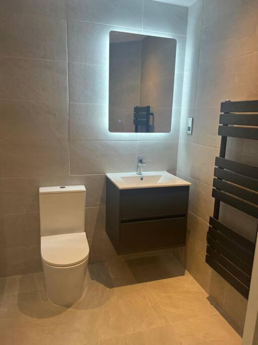 Apartment 2 Bedroomed By Sefton Park And Spire Hospital *