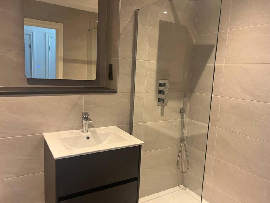 Apartment 2 Bedroomed By Sefton Park And Spire Hospital Liverpool