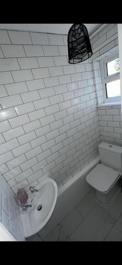 Entire 3 Bedrooom Holiday home *