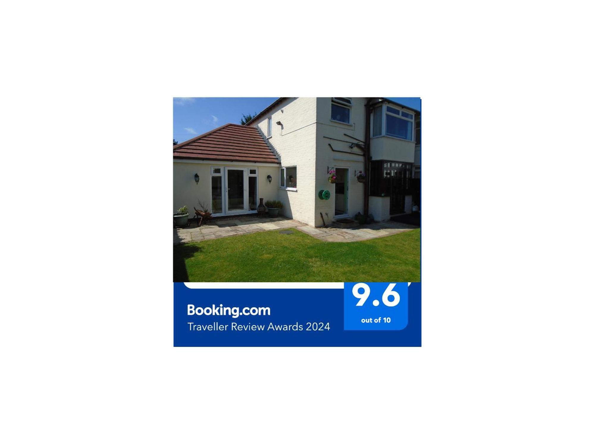 Tea In - Private - Quiet - Ground Floor - En-suite - Walk-in-shower * Liverpool