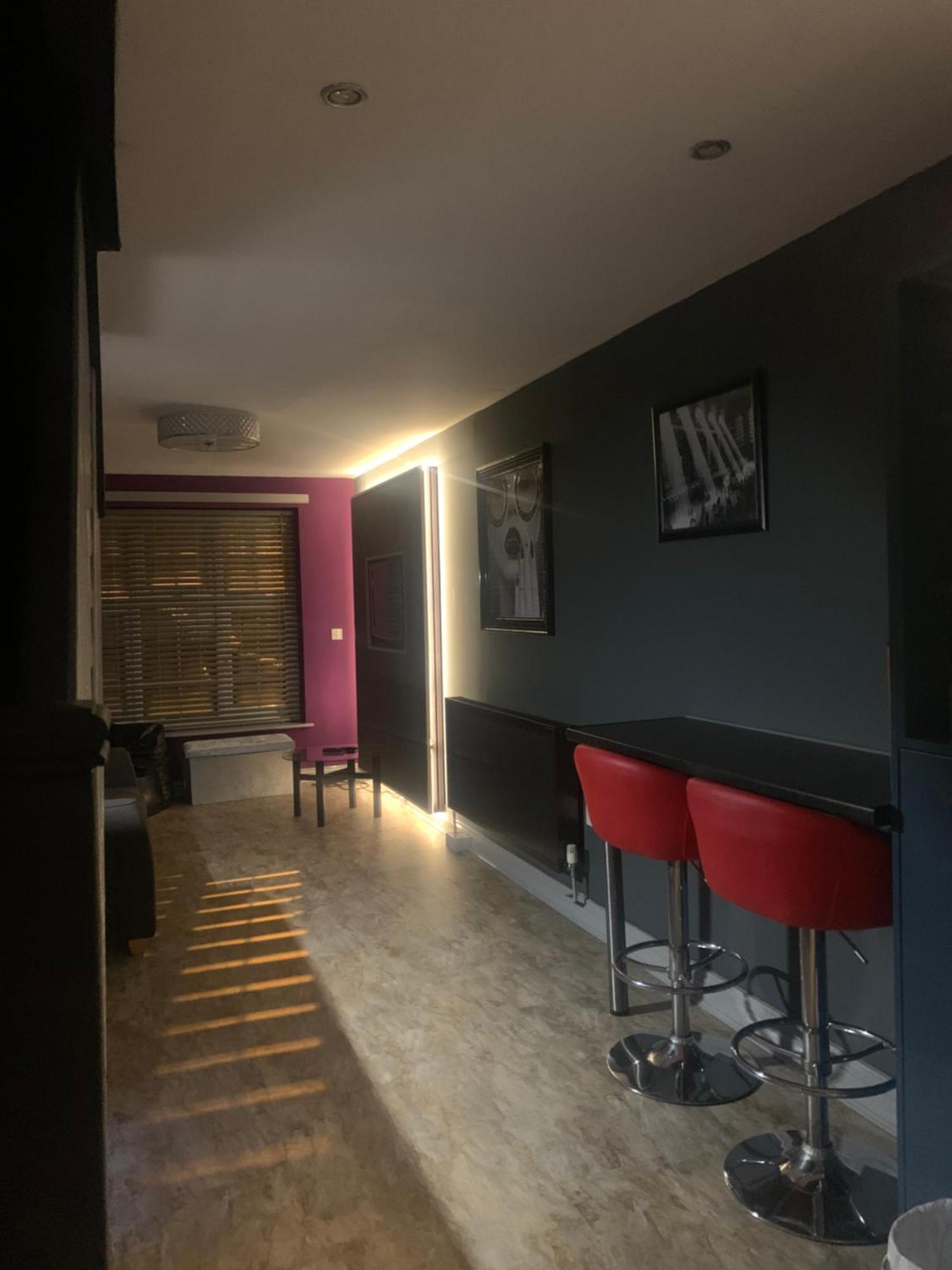 Apartment Centre Sleeps 4, Free Parking *