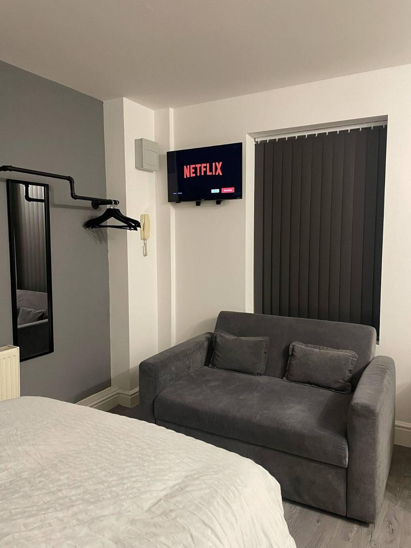 Cosy Chic Studio In Central Apartment