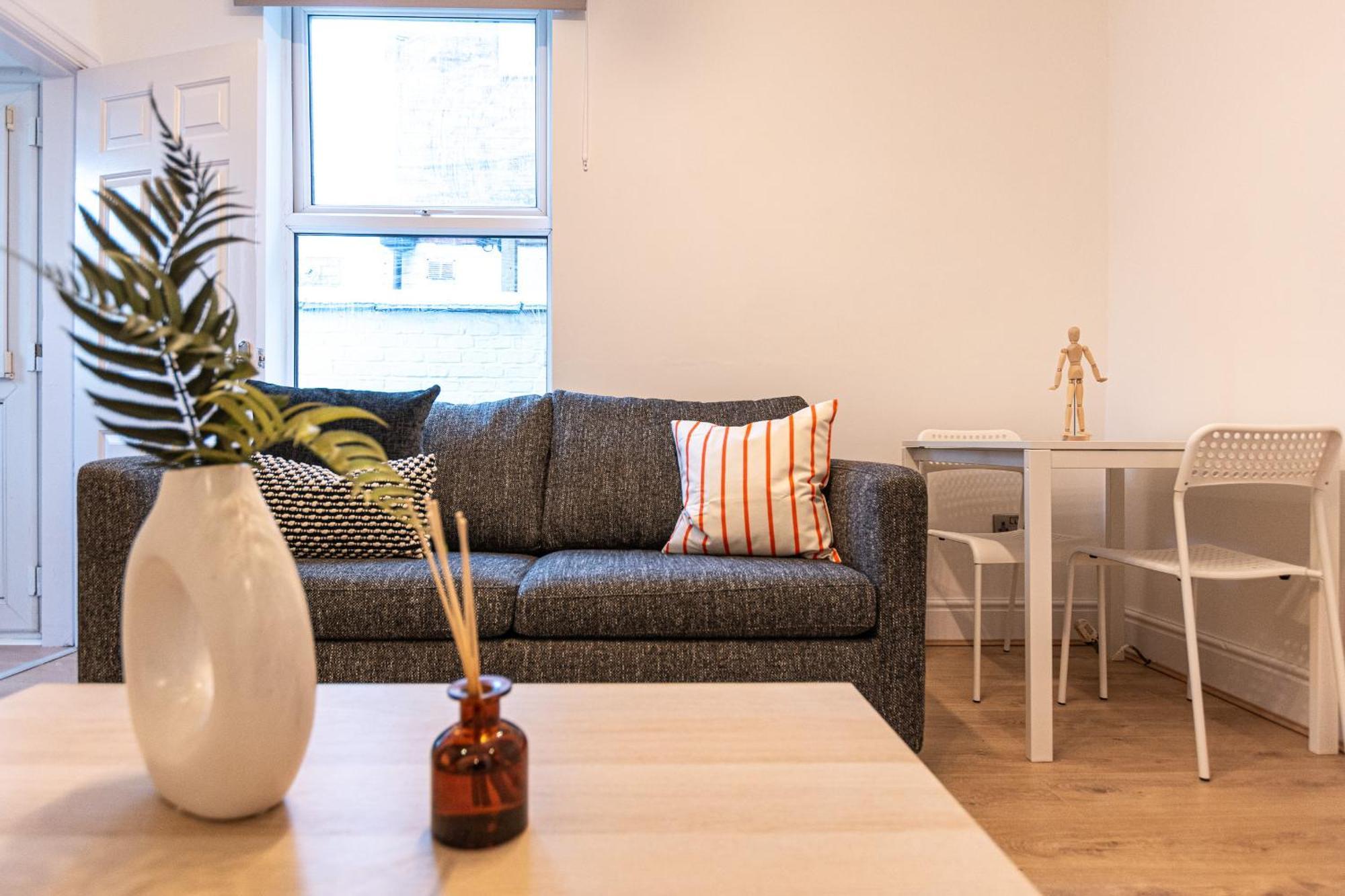 Apartment Stylish 1-bed Flat In By 53 Degrees Property, Ideal For Business & Long-term Stays! Liverpool