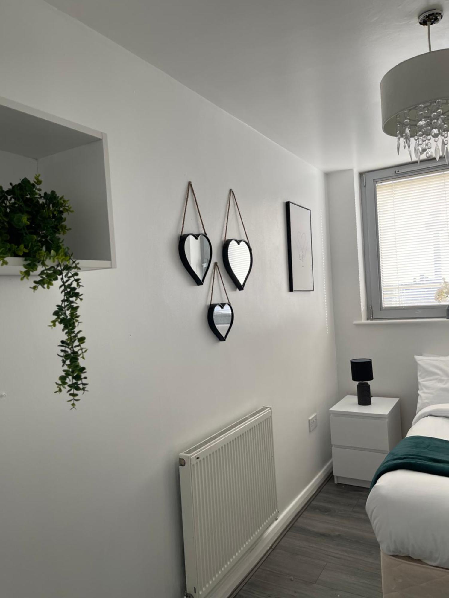Apartment Centre 2 Bed Free Parking *
