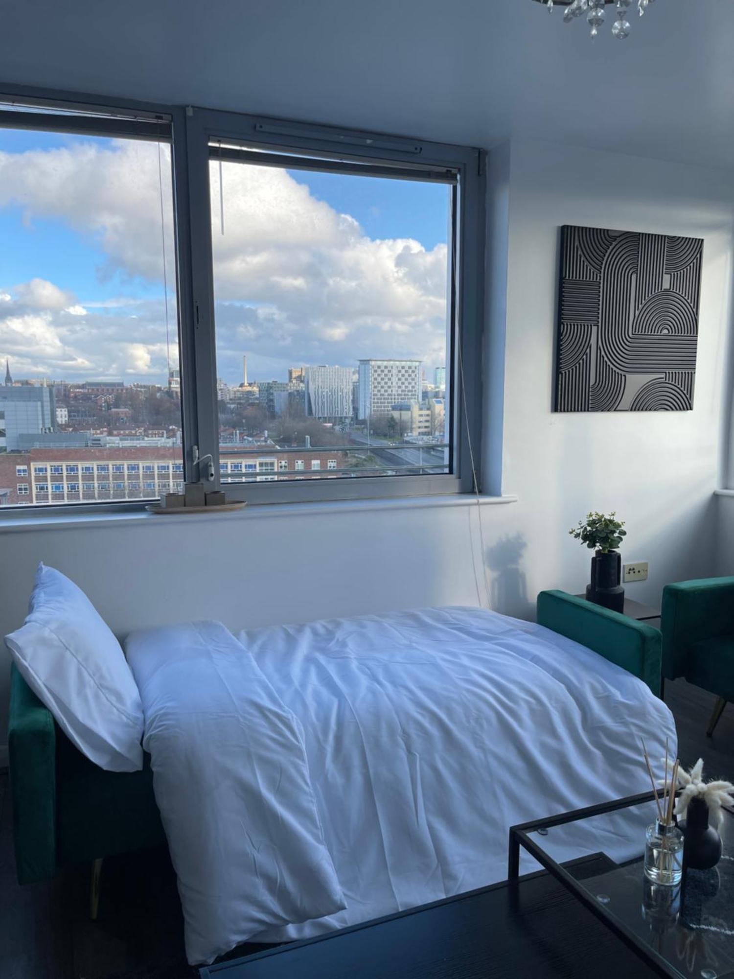 Centre 2 Bed Free Parking Liverpool