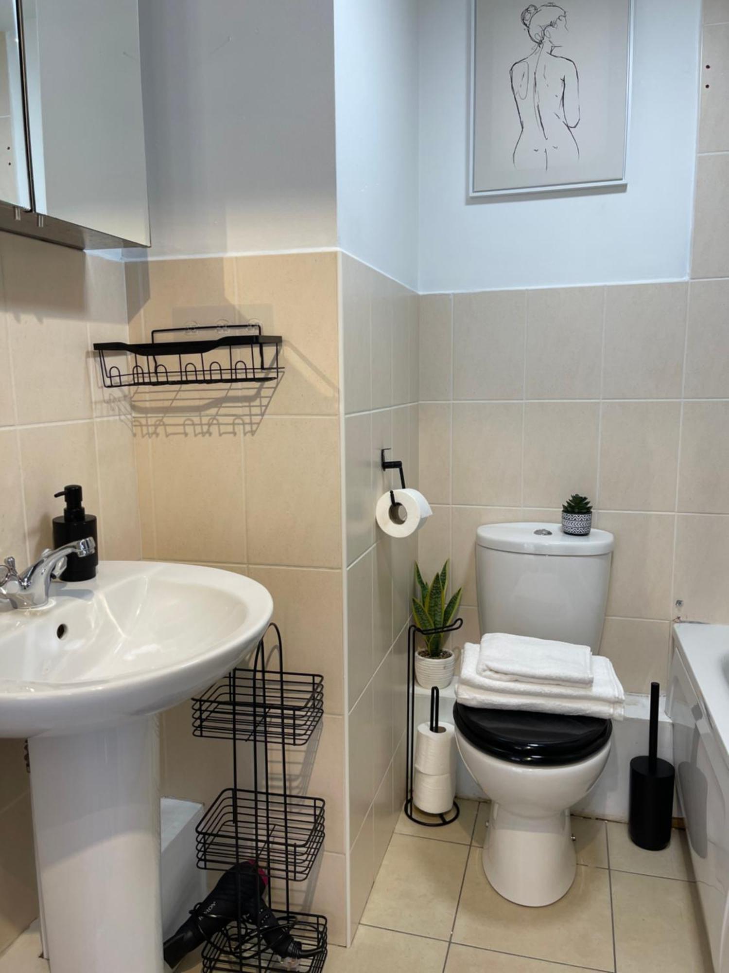 Apartment Centre 2 Bed Free Parking *