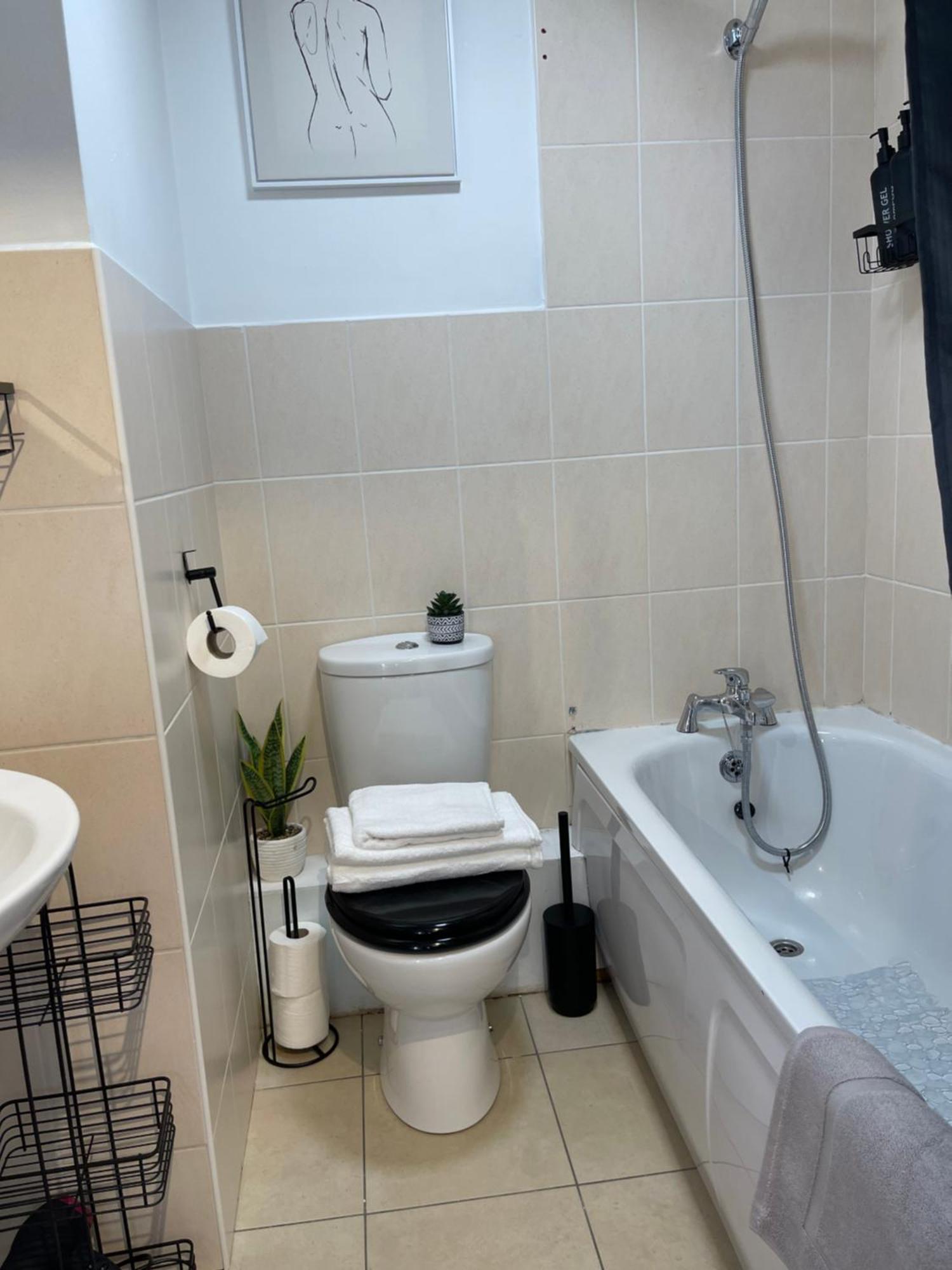 Apartment Centre 2 Bed Free Parking *
