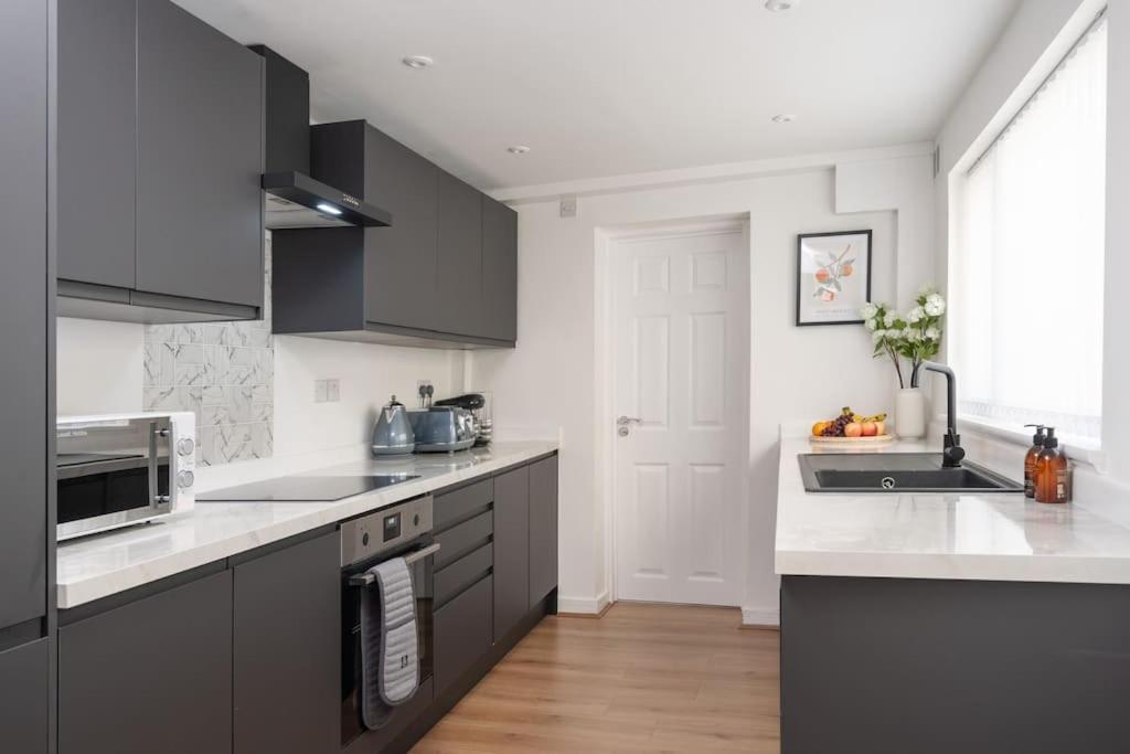Holiday home Perfect Modern 4 Bedroom In Liverpool