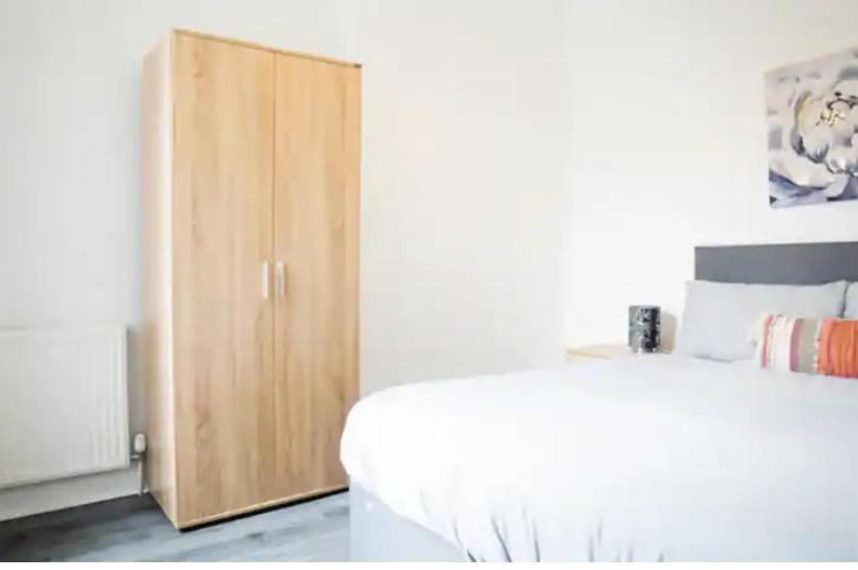 Bright 4br Home, Perfect For Groups Apartment