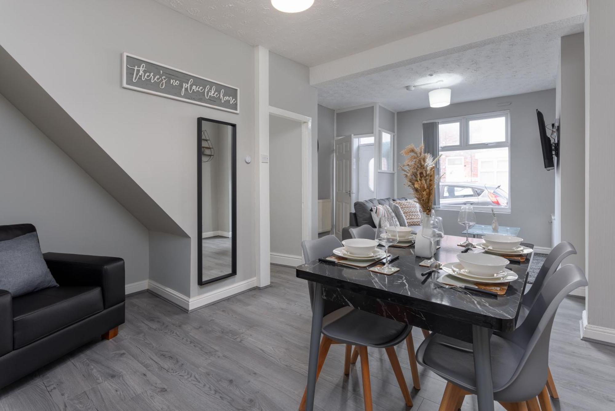Index House - Air Host & - Free Parking Holiday home