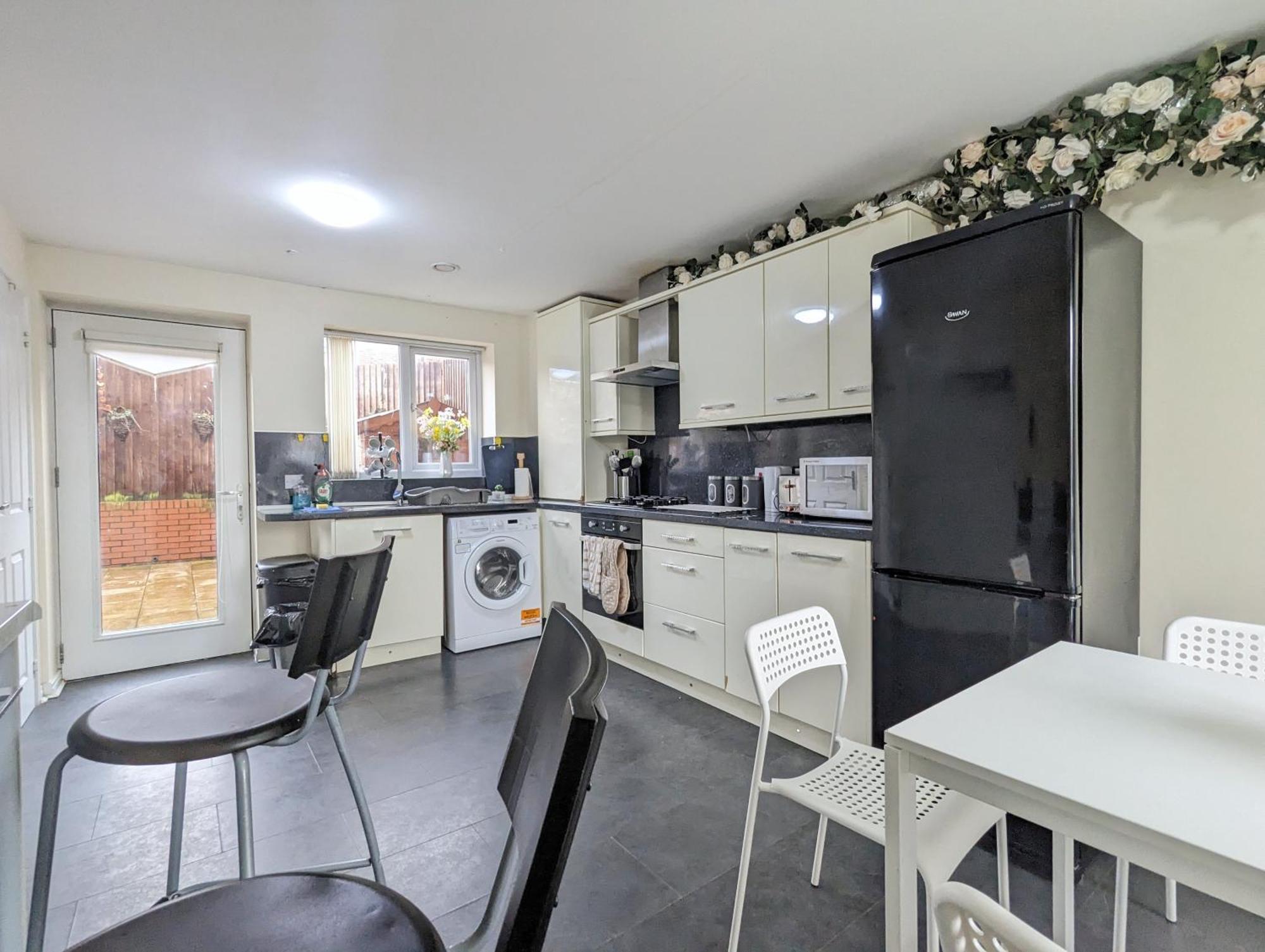 Holiday home Large 4-bedrooms & 3 Bath Townhouse, Free Parking Liverpool
