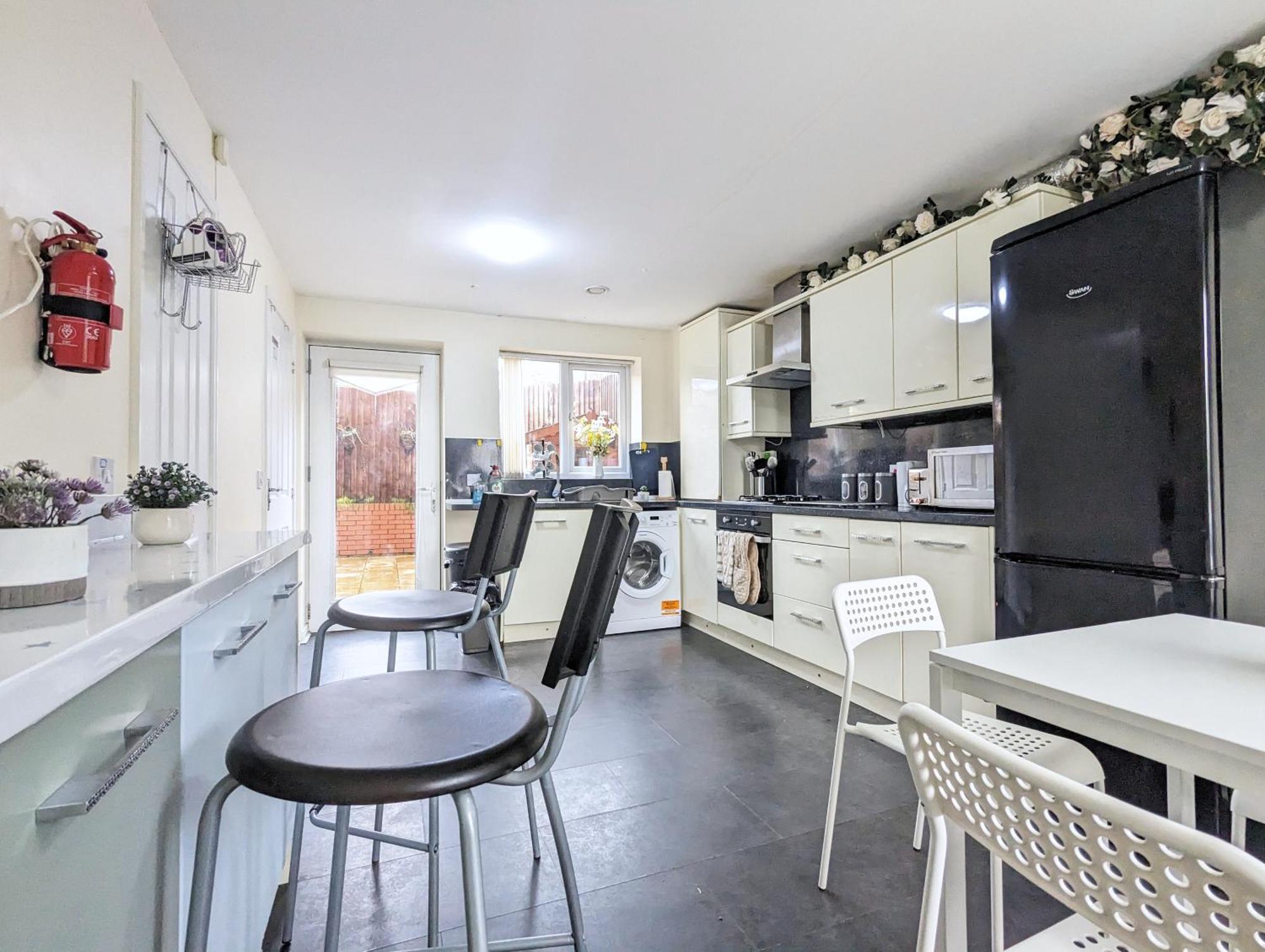 Holiday home Large 4-bedrooms & 3 Bath Townhouse, Free Parking *