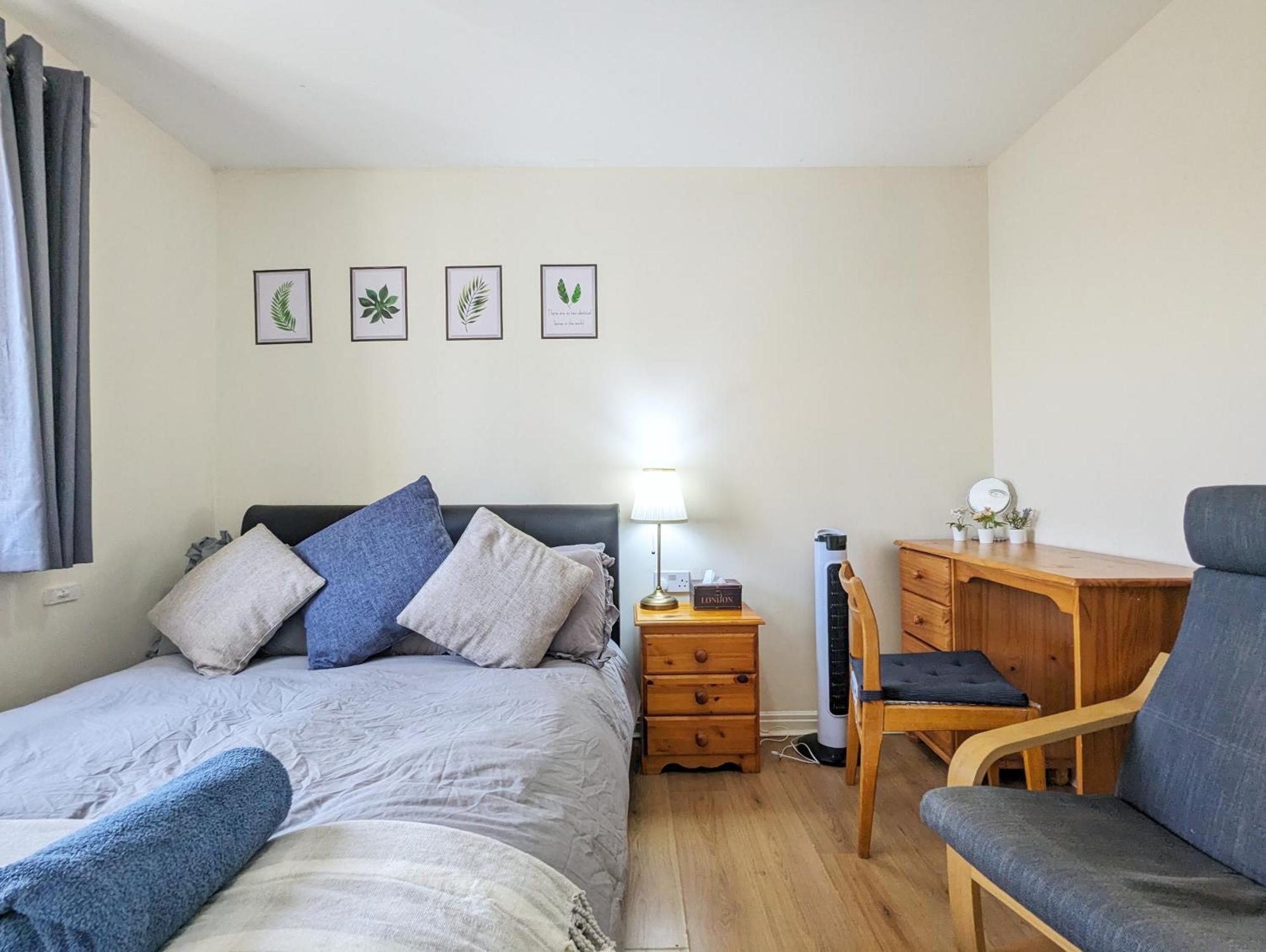 Holiday home Large 4-bedrooms & 3 Bath Townhouse, Free Parking